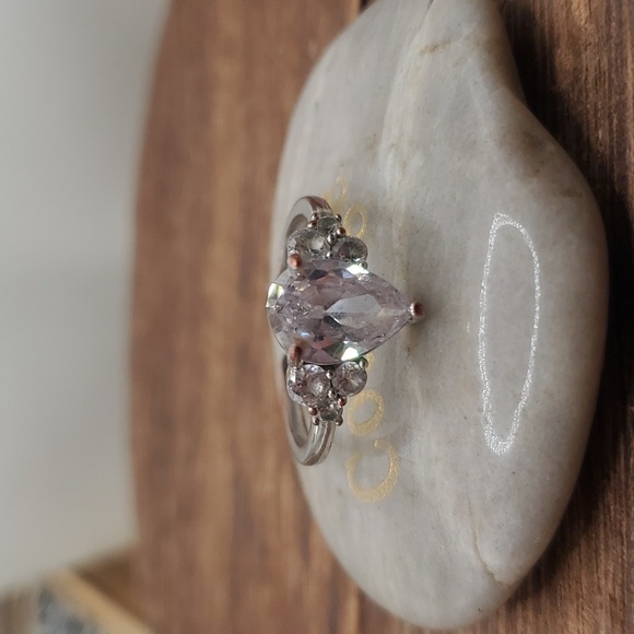 Sterling R533 adjustable band pear cut moissanite diamond ring 💍 - Picture 3 of 4